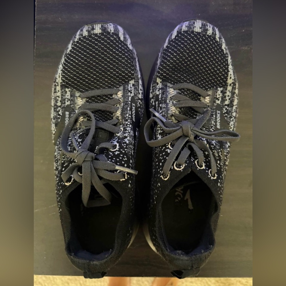 used women’s brooks